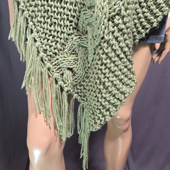 Y2K Green Fringed Poncho Chunky Knit Boho Grunge Fairy Lightweight Cable Knit - Picture 4 of 11
